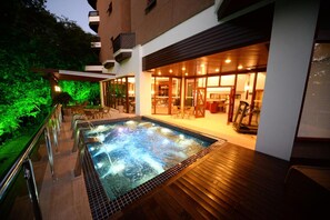 Outdoor pool - Hotel Aguas Claras Higienopolis (Santa Cruz do Sul)
