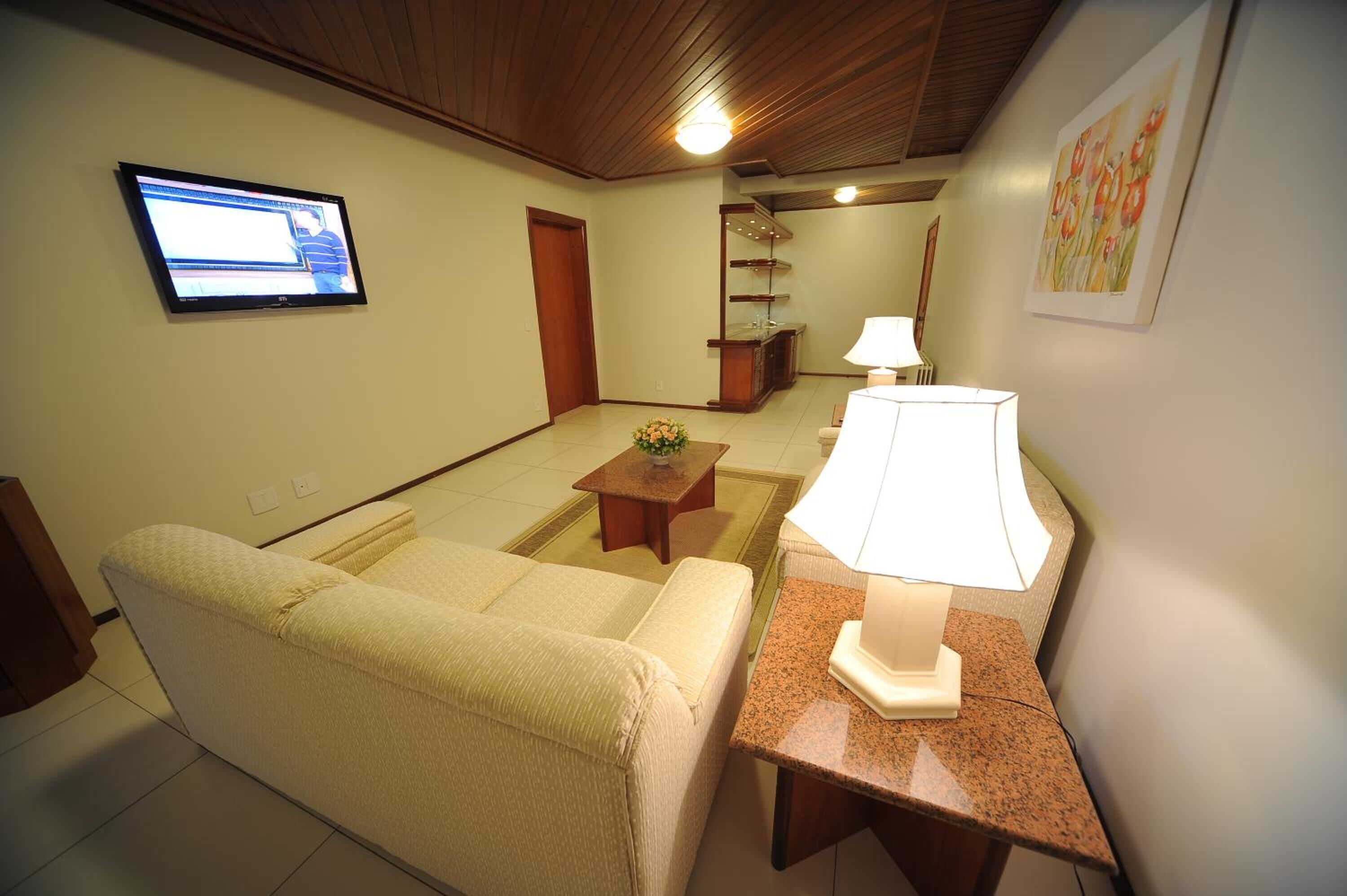 32-inch lcd tv with cable channels, tv