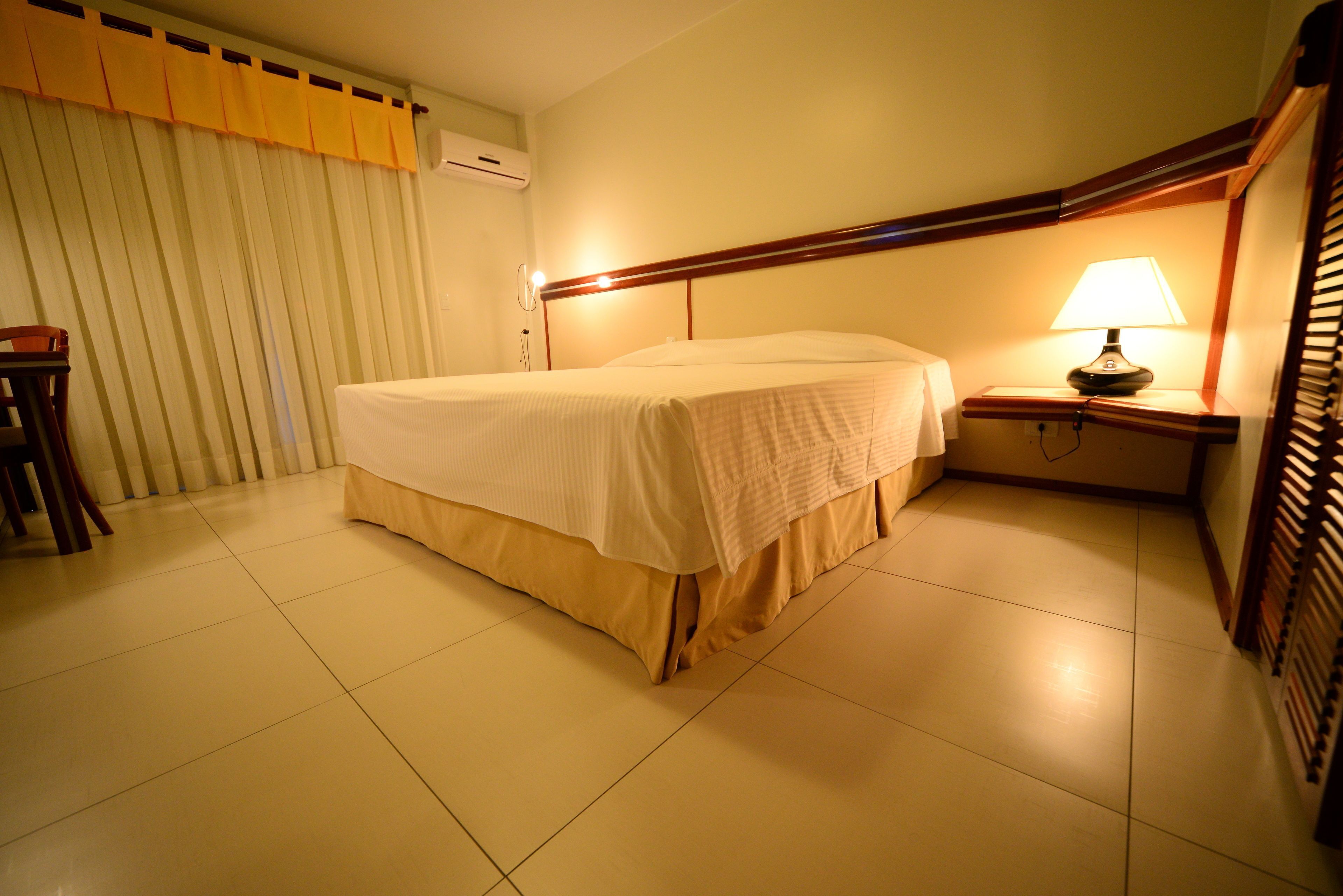 1 chambre, minibar, bureau, rideaux occultants