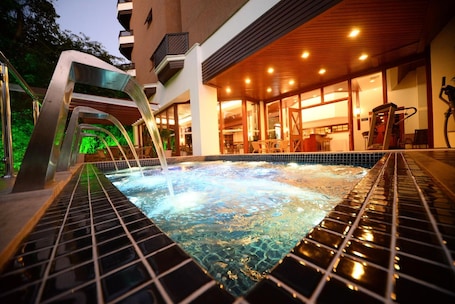 Piscina externa. Hotel Aguas Claras Higienopolis