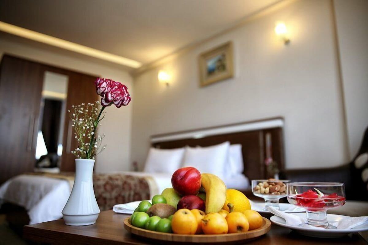 Minibar, in-room safe, desk, iron/ironing board