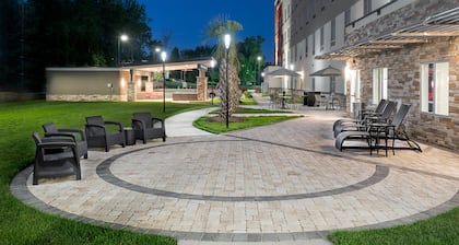Holiday Inn Express & Suites Charlotte Airport by IHG