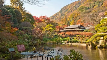 Tempat makan outdoor