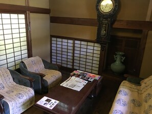 Interior - Enokiya Ryokan (YUFU)