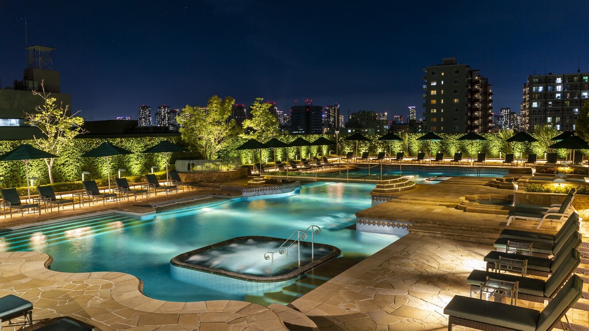Indoor pool, outdoor pool