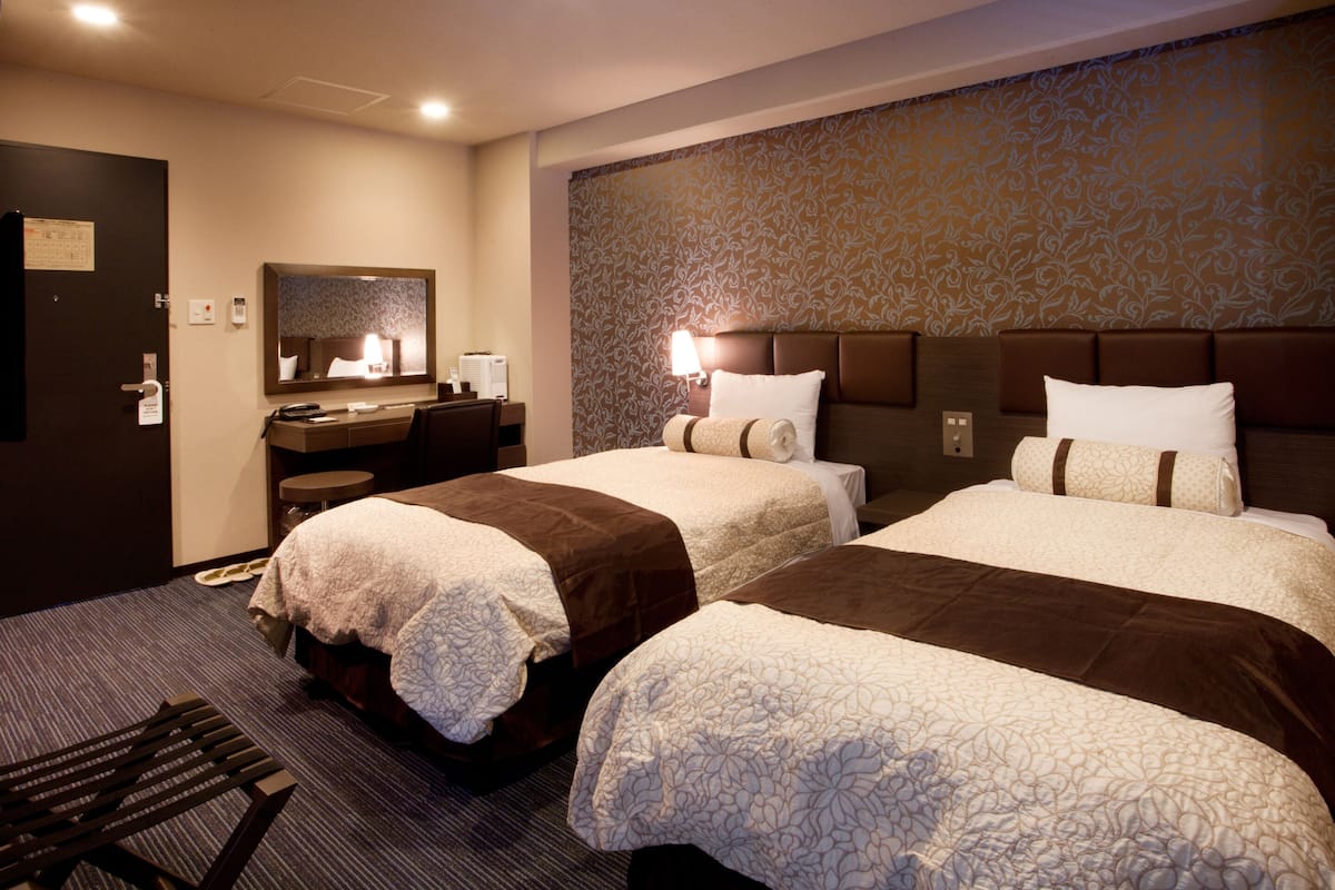 desk, soundproofing, iron/ironing board, free wifi