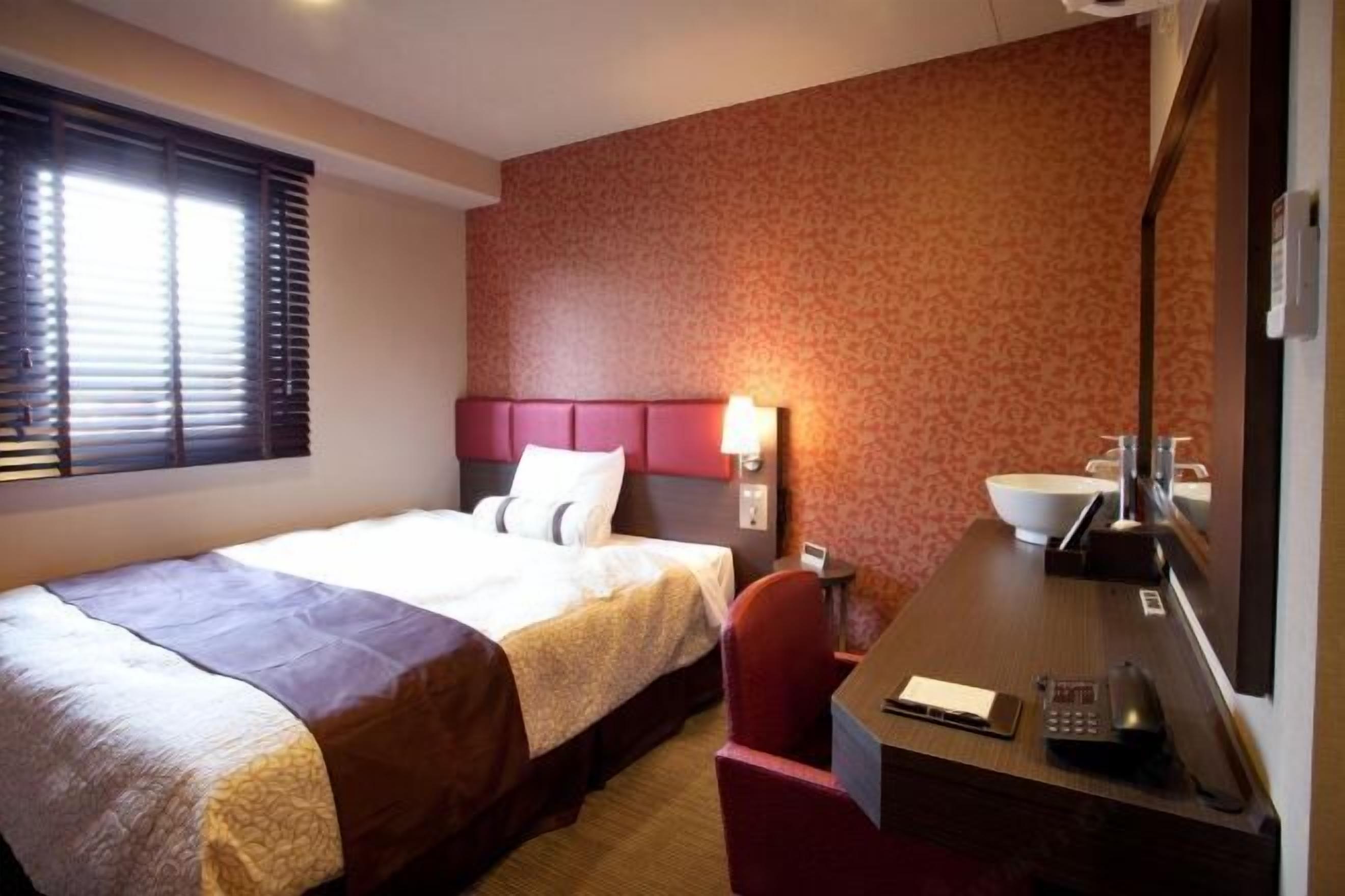 Skrivebord, lydisolering, strygejern/strygebræt, gratis Wi-Fi