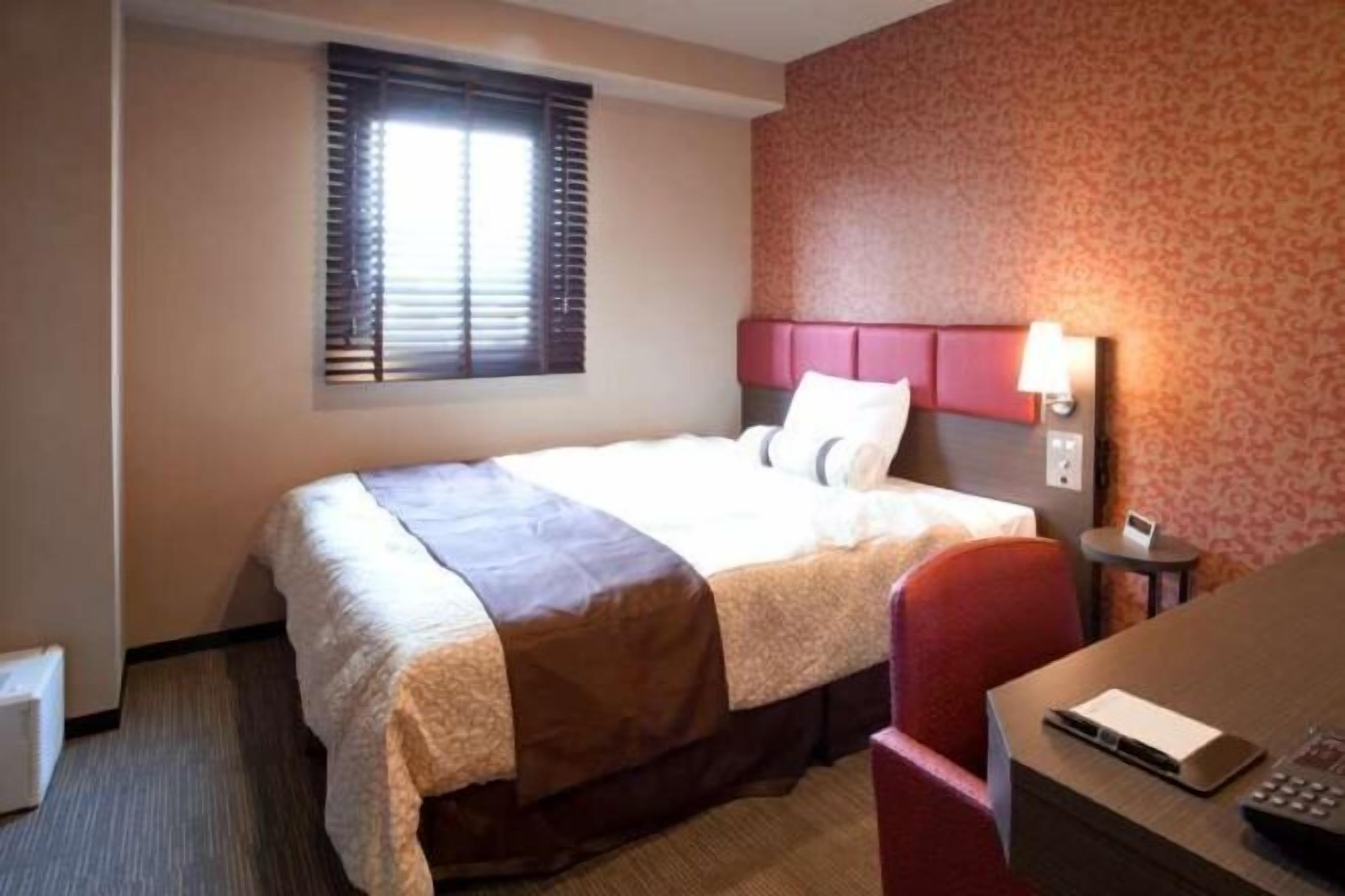 Skrivebord, lydisolering, strygejern/strygebræt, gratis Wi-Fi