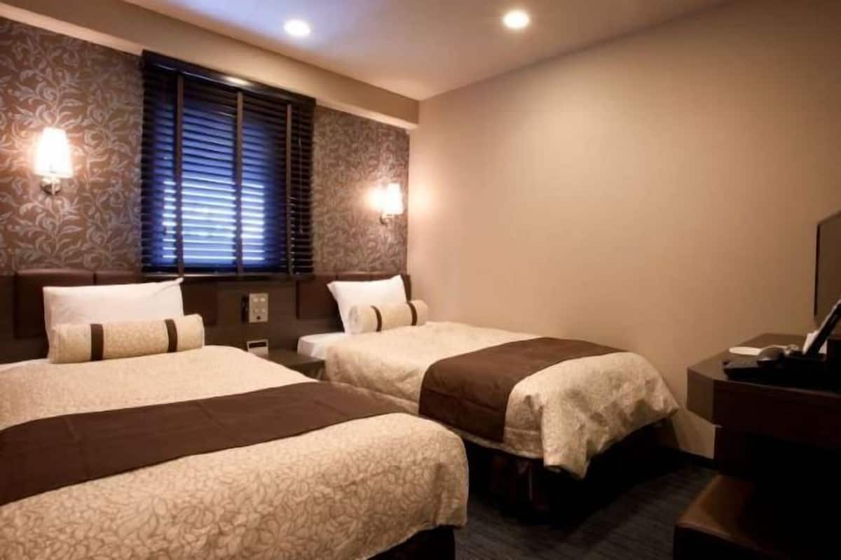 Skrivebord, lydisolering, strygejern/strygebræt, gratis Wi-Fi