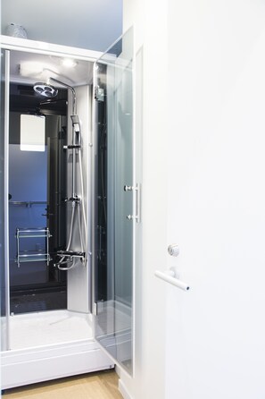 Regadera en el baño