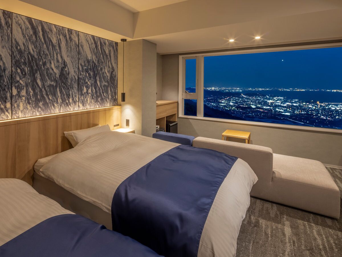 客房內保險箱、書桌、免費無線上網、床單