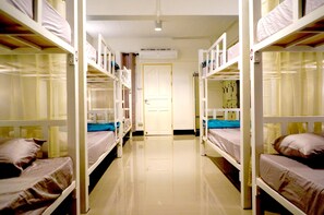 Share Dormitory - AirCon | Kostenloses WLAN