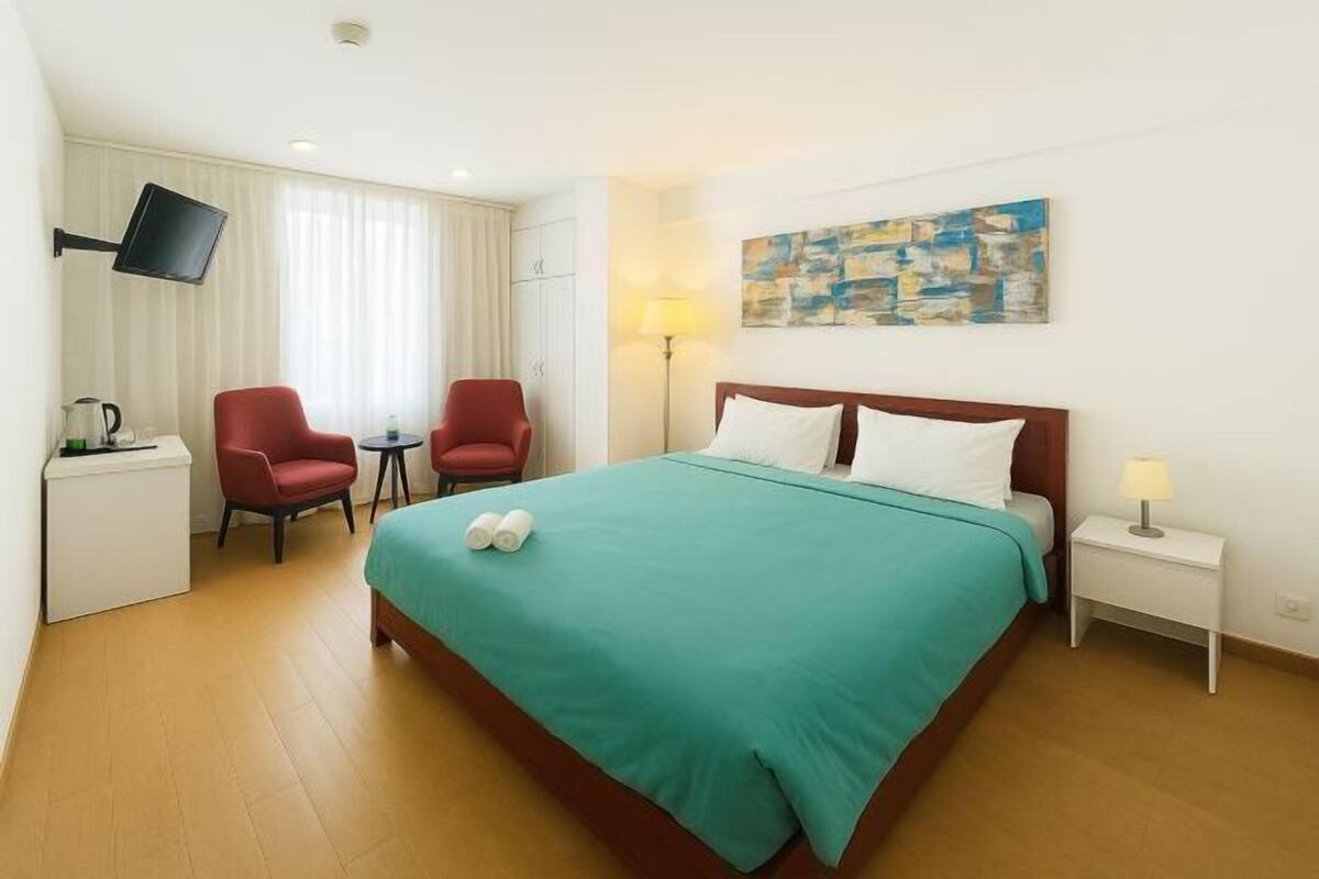 Minibar, in-room safe, rollaway beds, free WiFi