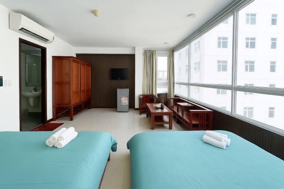 Minibar, in-room safe, rollaway beds, free WiFi