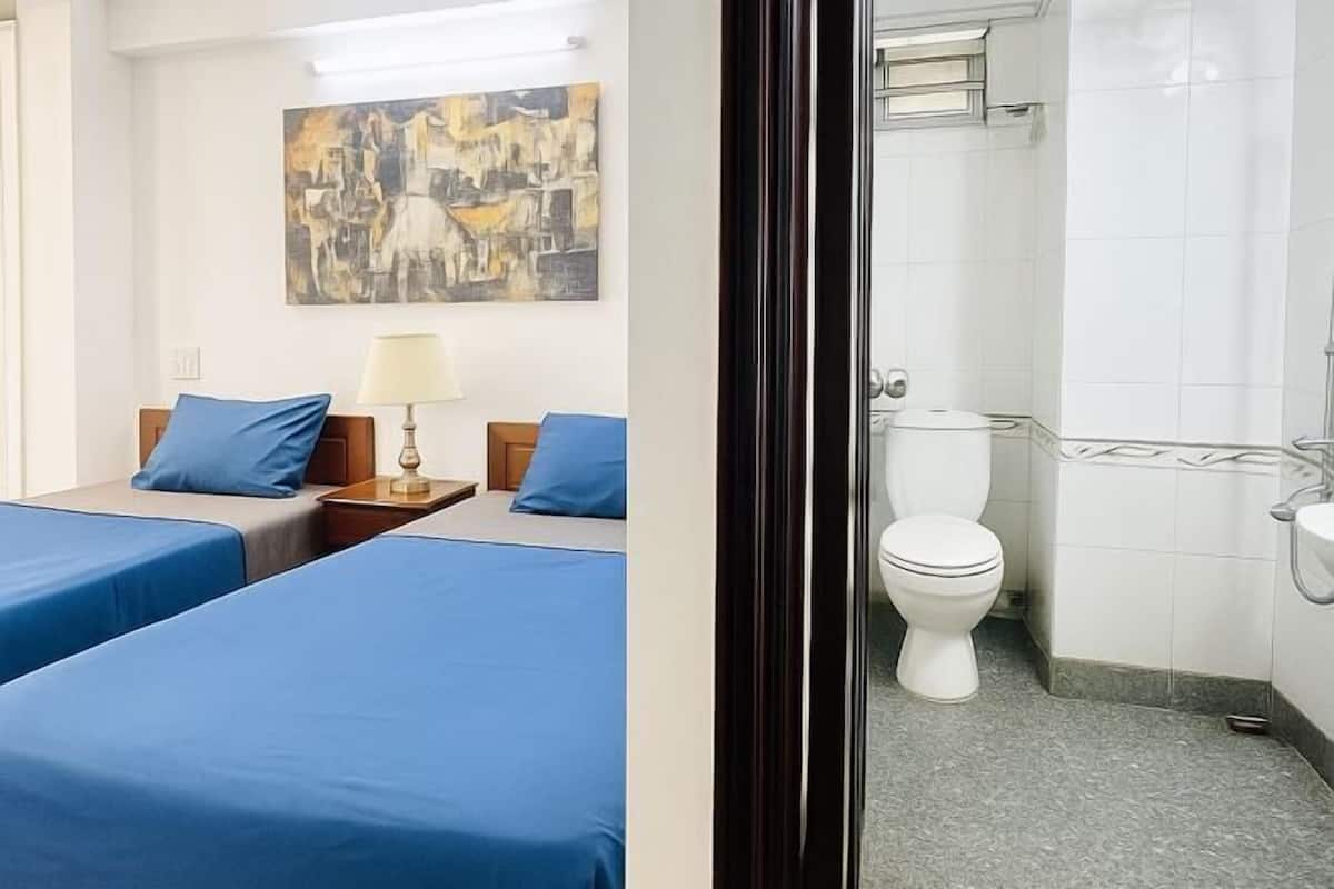 Minibar, in-room safe, rollaway beds, free WiFi