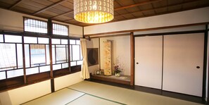 Japanese Style Room - Sakura, Non Smoking, 2nd Floor | In-room safe, individually decorated, free WiFi, bed sheets - Guesthouse Hana Nishijin (Kyoto)