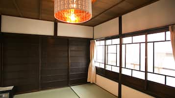 客房内保险箱、特色装修、免费 WiFi、床单