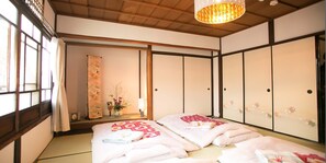 hana kyoto machiya town house | In-room safe, individually decorated, free WiFi, bed sheets