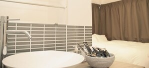 Economy Double Room | Bathroom sink - Minato Hotel (Kyoto)
