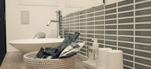 Economy Double Room | Desk, iron/ironing board, free WiFi - Minato Hotel (Kyoto)