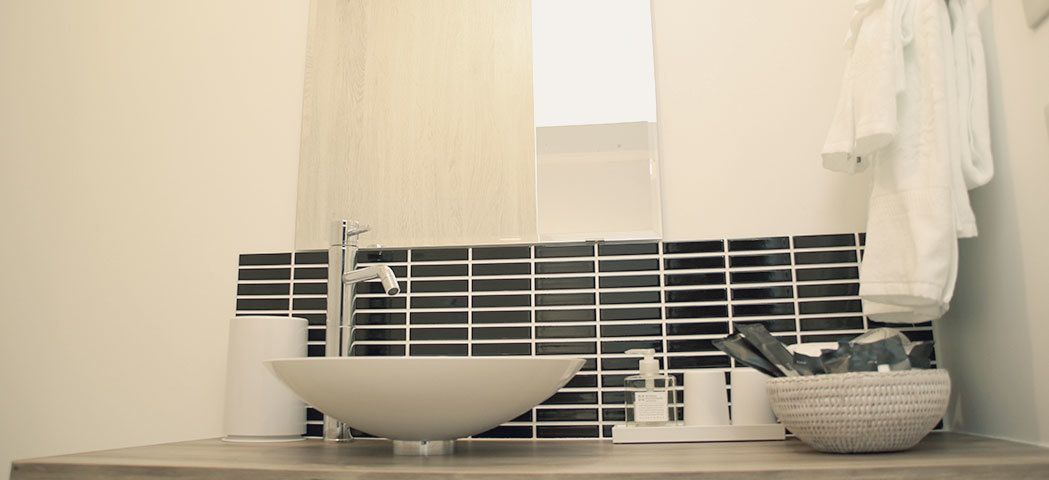 standard twin room | bathroom sink