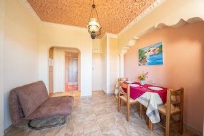 Apartment, 1 Bedroom | Desk, free cots/infant beds, free WiFi, bed sheets - Lorenzo House Apartments (Kefalonia)