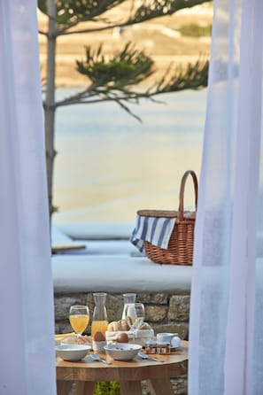 Daily continental breakfast for a fee