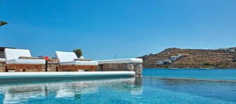 Mykonos Waves Beach House & Suites