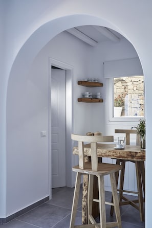 Beach House Sea View Outdoor Jacuzzi | Private kitchenette | Fridge, stovetop, espresso maker, electric kettle - Mykonos Waves Beach House & Suites (Mykonos)