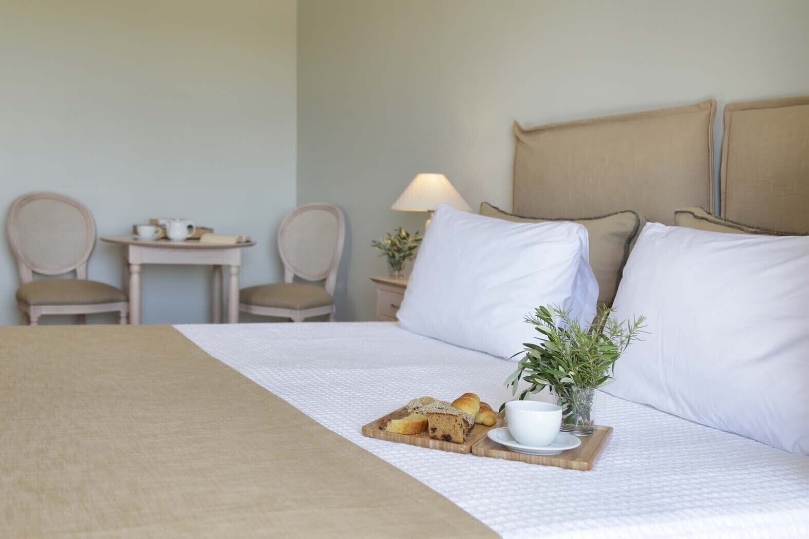 Double Room, Garden View | In-room safe, free WiFi, bed sheets