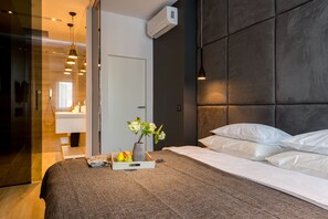 Apartment (4 Adults - at 2 Brylowska Street) | Iron/ironing board, rollaway beds, free WiFi - P&O Apartments Wola (Warsaw)