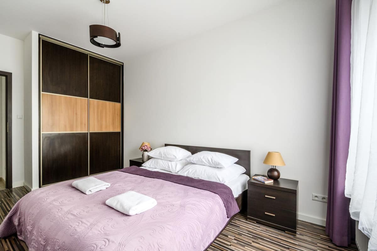 Iron/ironing board, rollaway beds (surcharge), WiFi (free)