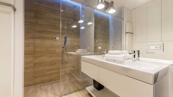 Apartment (4 Adults - at 2 Brylowska Street) | Bathroom | Shower, free toiletries, towels