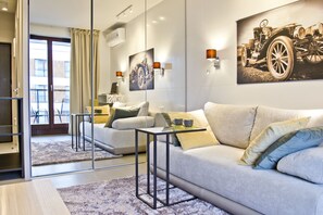 Apartment (4 Adults - at 1 Siedmiogrodzka Street) | Iron/ironing board, rollaway beds, free WiFi - P&O Apartments Wola (Warsaw)