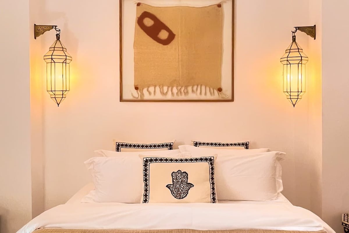 Frette Italian sheets, premium bedding, down duvets, pillow-top beds