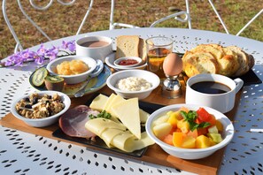Daily continental breakfast for a fee