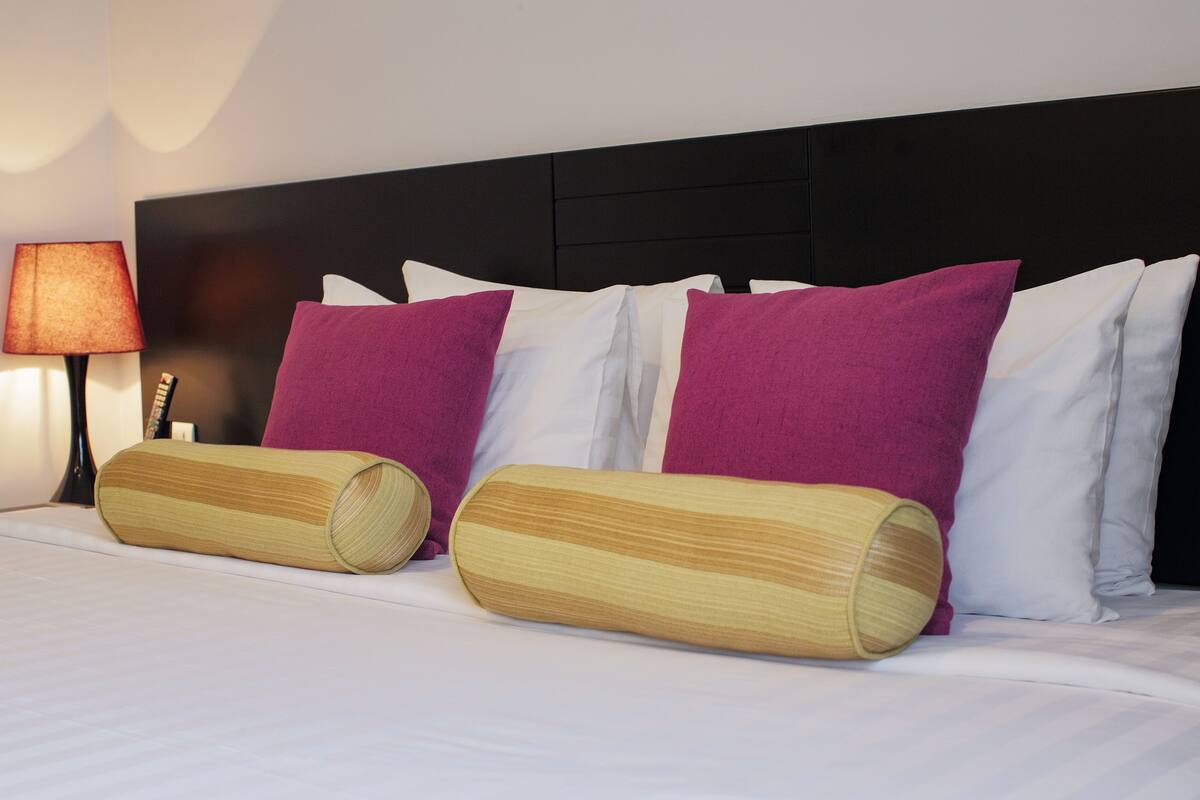 Phòng đôi Deluxe (with Window) | Minibar, két bảo mật tại phòng, bàn 