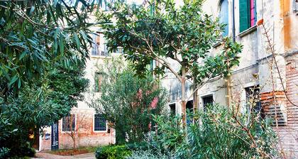 Good Wine Apartments