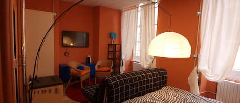 Quadruple Room | Desk, blackout drapes, soundproofing, free WiFi