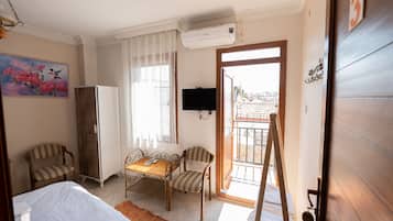 Classic Tek Buyuk Yatakli Oda -Jakuzili | Decoración personalizada, cortinas blackout y insonorización