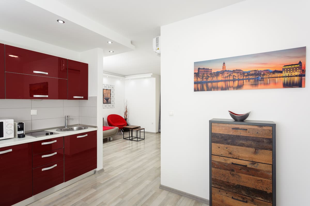 Departamento, 1 habitación, balcón | Cocina privada | Refrigerador y tetera eléctrica