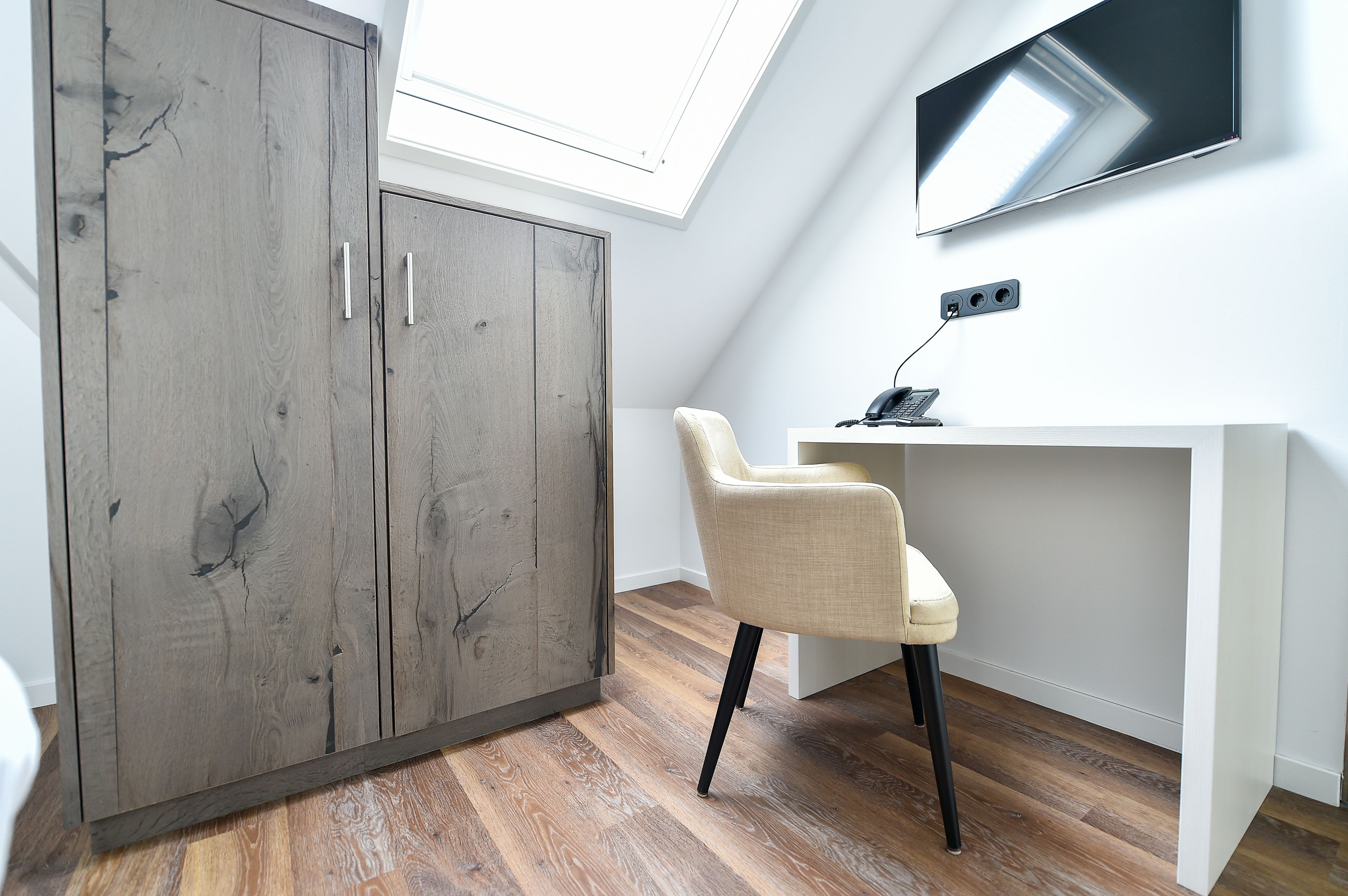 superior room | living room | flat-screen tv