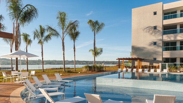 Outdoor pool - Brisas do Lago by Intercity (Brasilia)