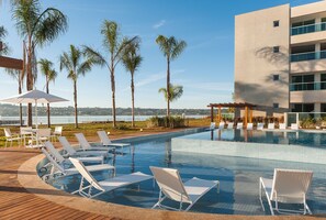 Outdoor pool - Brisas do Lago by Intercity (Brasilia)