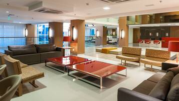 Kios check-in/check-out