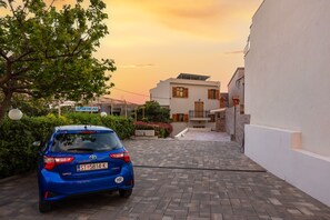 Free self parking