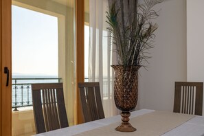 Apartment, 2 Bedrooms, Sea View | Dining room - Apartments Lea (Podstrana)
