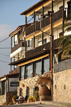 Exterior detail - Maistrali Hotel (South Pelion)