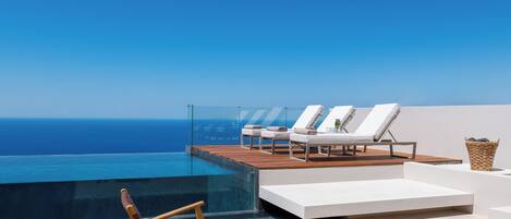 Residence with Private Heated Pool | Vue sur la plage/lâocĂ©an