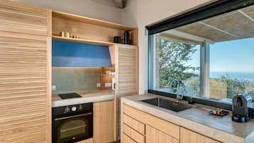 Residence with Private Heated Pool | 客房內保險箱、隔音、熨斗/熨衣板、免費搖籃/嬰兒床